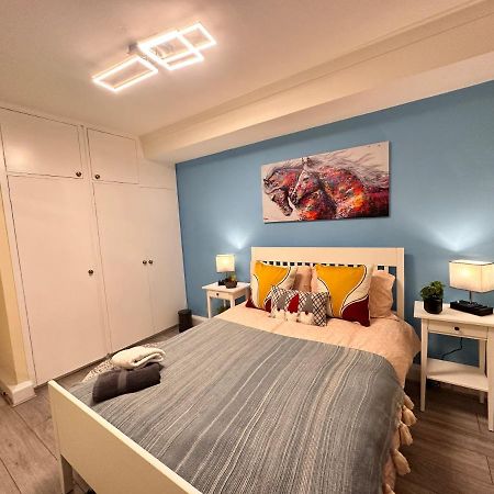 Posh 2-Bedroom, Living Room, Kitchen & 1.5 Bathroom London Exterior foto