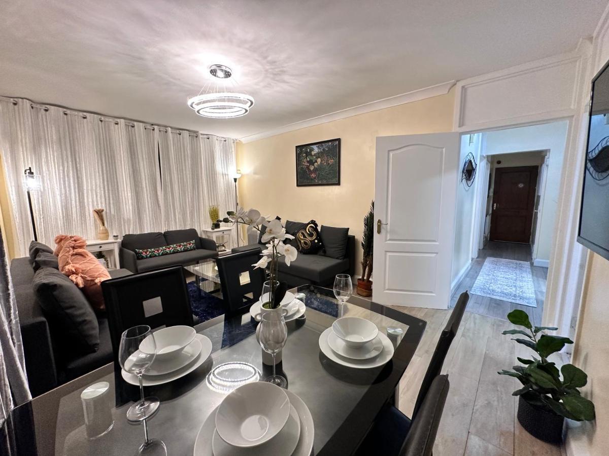Posh 2-Bedroom, Living Room, Kitchen & 1.5 Bathroom London Exterior foto