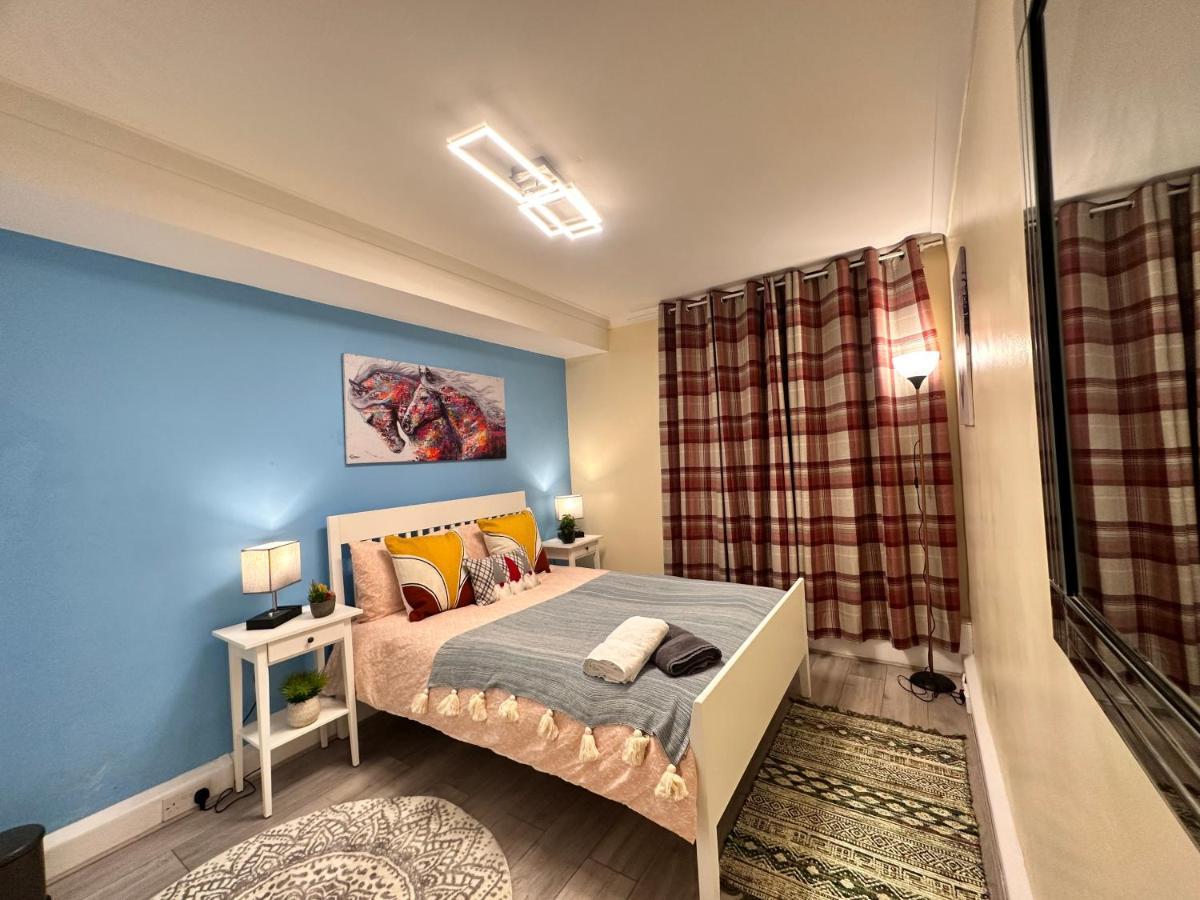 Posh 2-Bedroom, Living Room, Kitchen & 1.5 Bathroom London Exterior foto